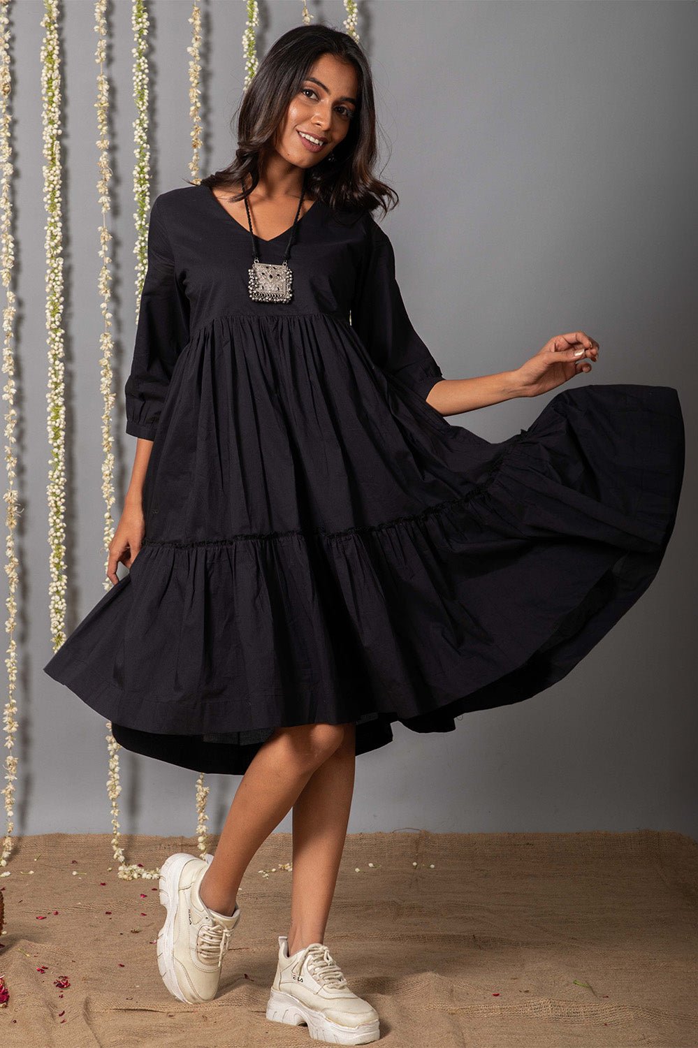 V Neck Cotton Mul Black Graduated Dress – Mera Rang