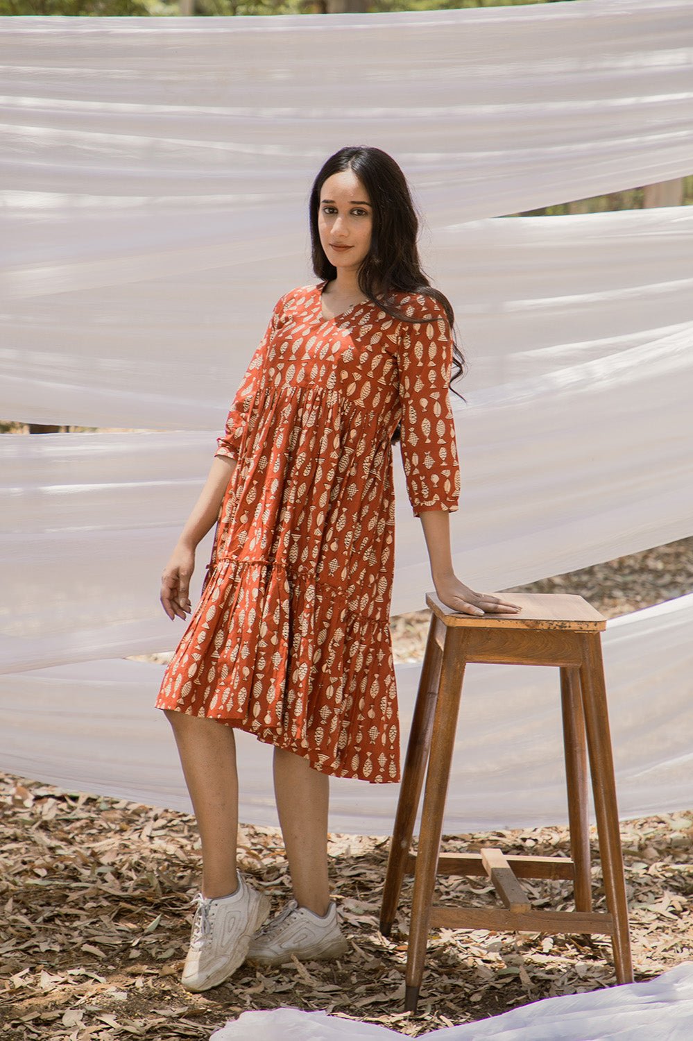 V Neck Graduated Red Fish Print Dress – Mera Rang