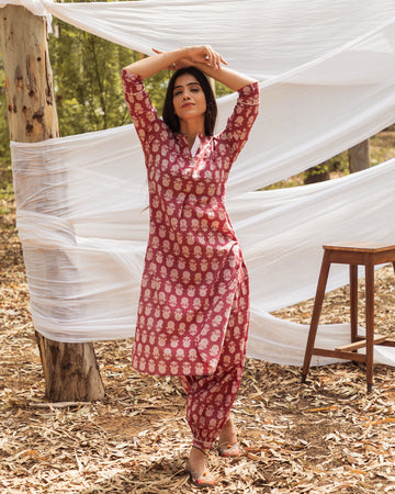 Samiya Asymmetric Elegance: Kurta with Harem Pant Set of 2