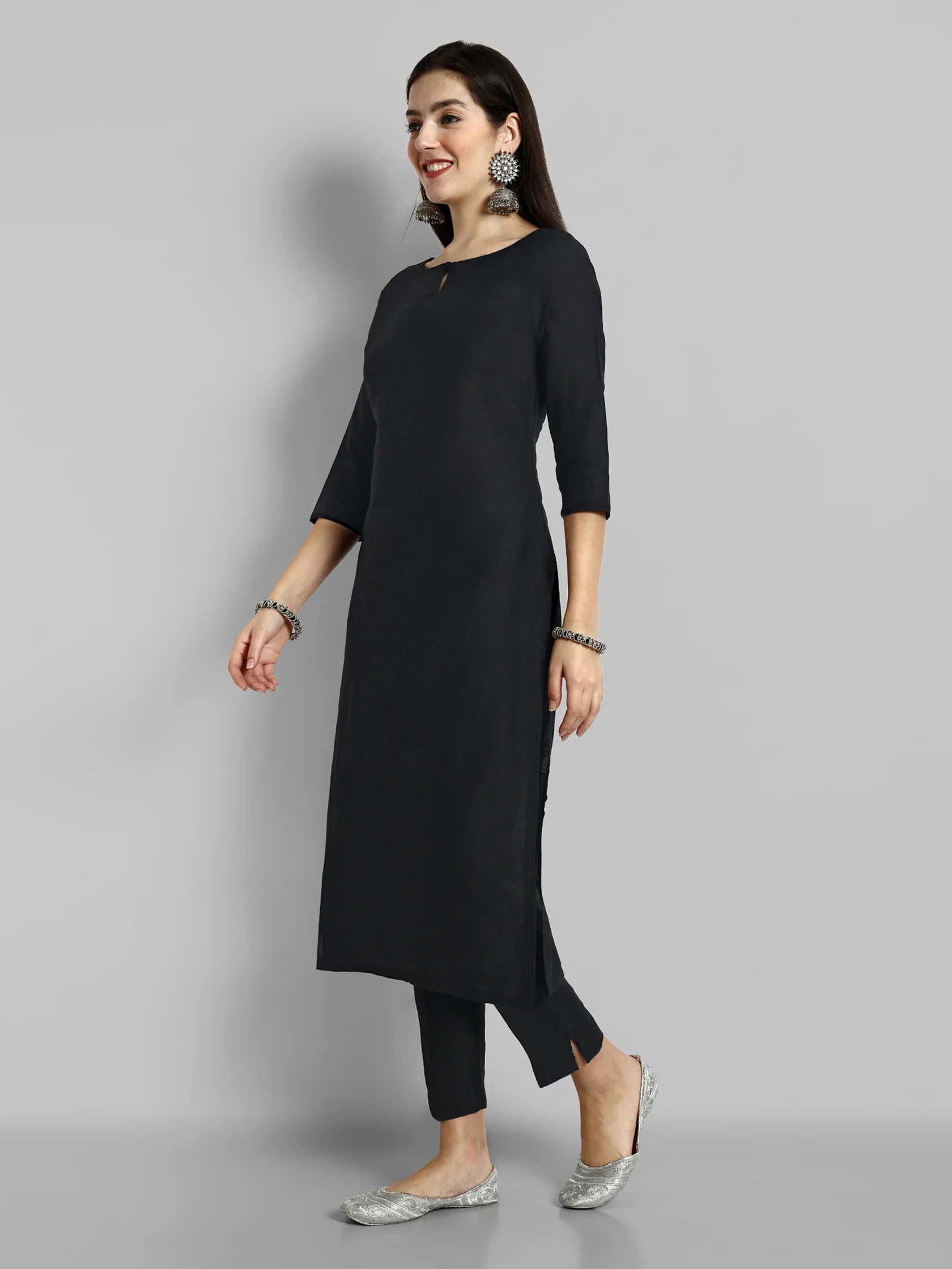 Choosing The Right Kurtis For Festivities - A Comprehensive Guide