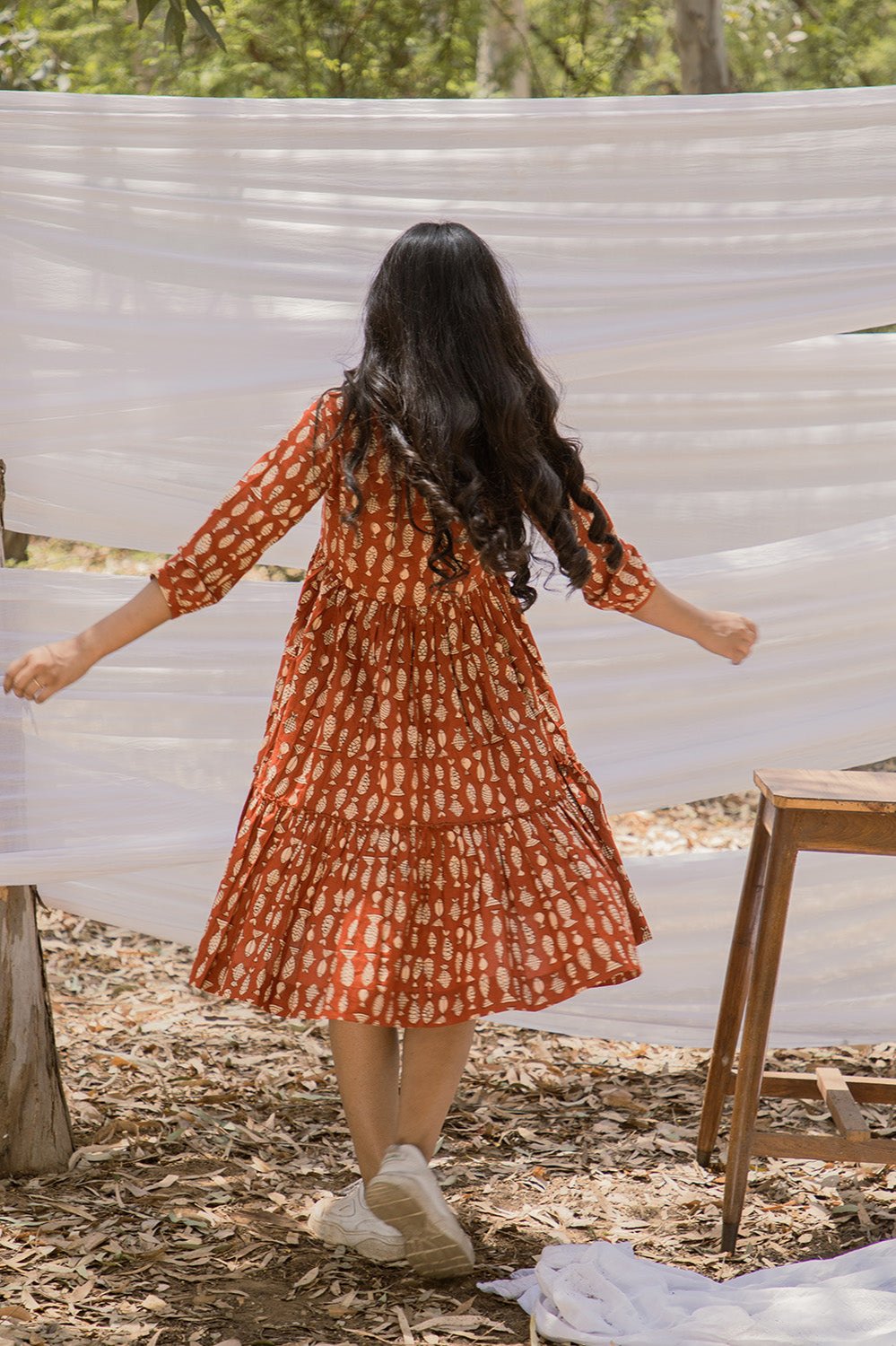V Neck Graduated Red Fish Print Dress – Mera Rang V Neck Graduated Red Fish Print Dress – Mera Rang
