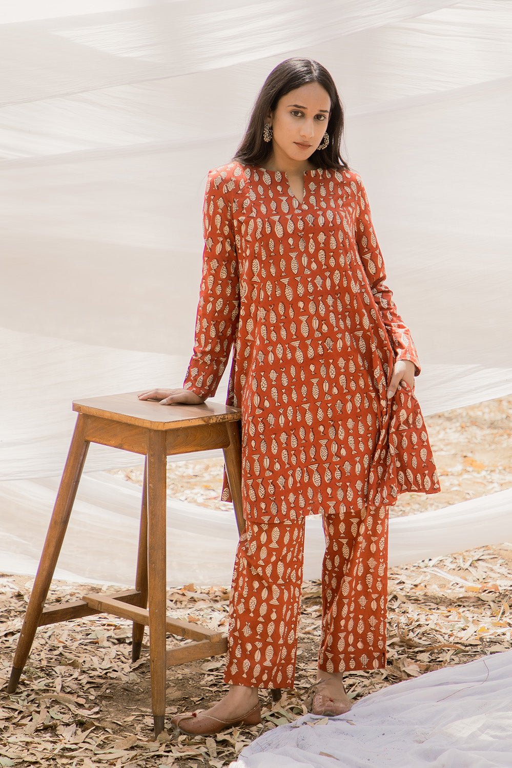 Zikr Kalidaar Round neck Short kurta with Straight Pant